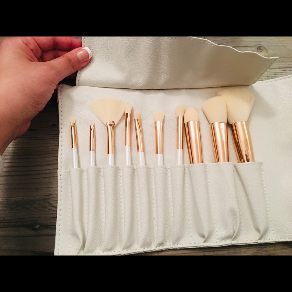 Brand new vegan brushes